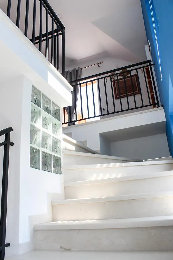 Vila Topciu Pogradec Guest house